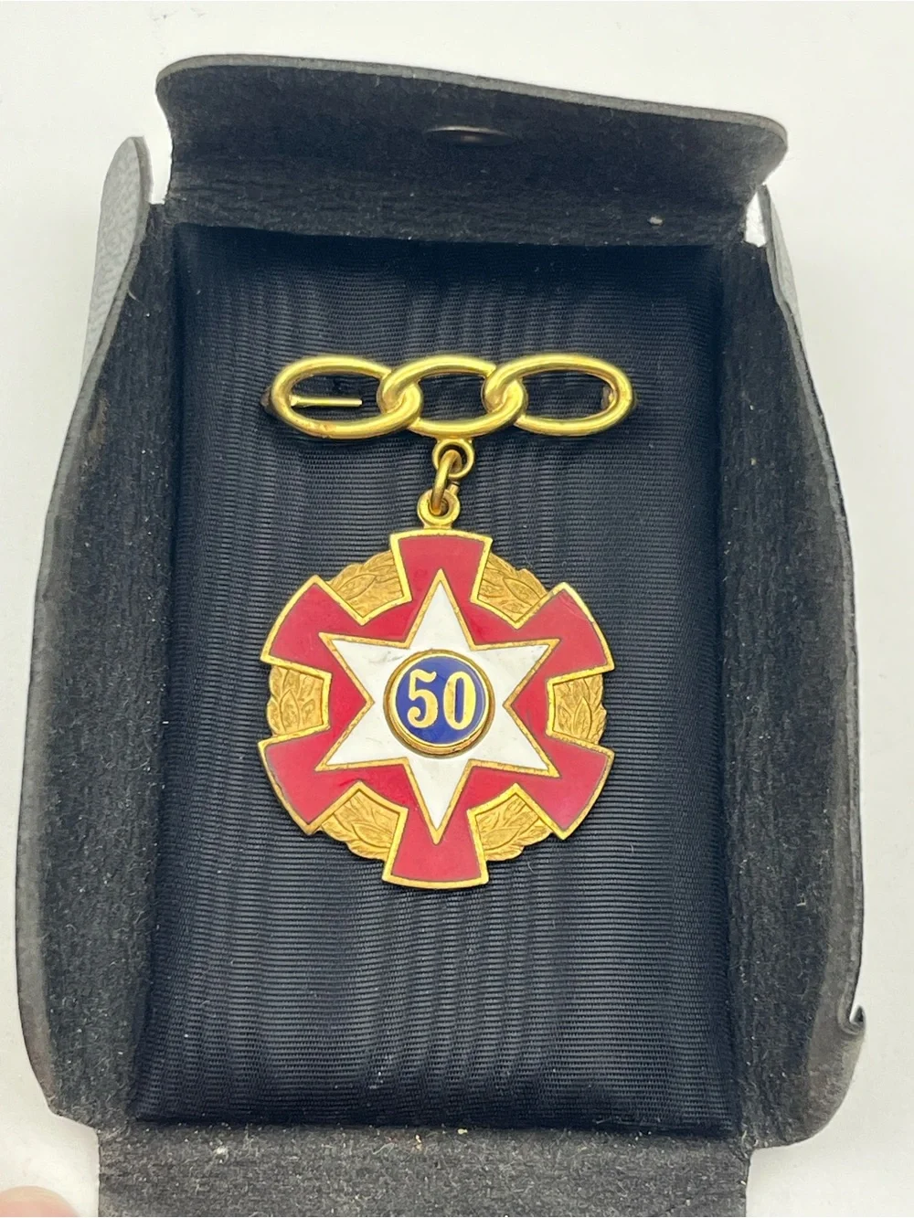 IOOF Order of Odd Fellows 50 year Gold Tone Enamel pin w case vintage MA